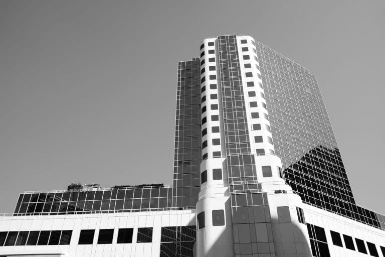 The Rise of AR, VR, & MR in Classrooms: Immersive Learning Experiences