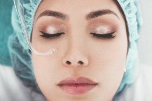 Smart Mirrors with AI Skincare Analysis: Personalized Beauty Advice